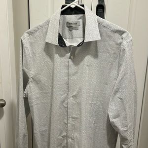 Kenneth Cole slim fit stretch long sleeve dress shirt size 15-15 1/2, 34/35
